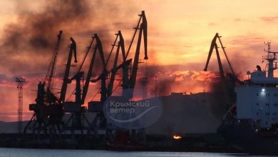 Foto de Kiev afirma que destruyó buque ruso ‘Novocherkassk’ en Crimea |  ACN