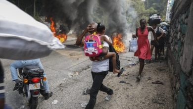 Foto de Protestan en distintos puntos de Haití para exigir la renuncia del primer ministro Ariel Henry