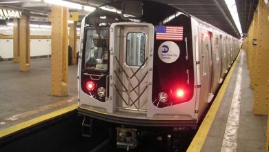 Foto de Conductor del tren de Nueva York es acuchillado en el cuello en el interior de una estación