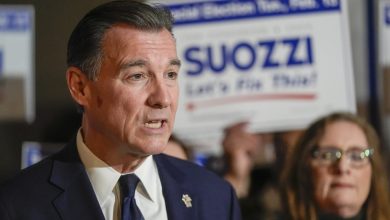 Foto de NUEVA YORK: Demócrata Suozzi gana el escaño de George Santos |  ACN