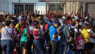 Foto de Migrantes saturan oficina para solicitar refugio en México