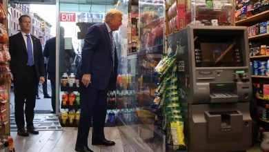 Foto de Trump visita bodega en el Alto Manhattan donde dominicano ultimó asaltante