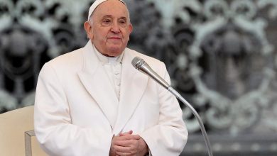 Foto de Papa guarda silencio por jóvenes muertos en la guerra