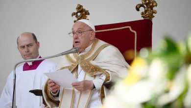 Foto de El papa navega por la “amenazada” Venecia entre reclusas