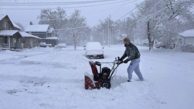 Foto de Personas en EE.UU. están bajo amenazas tormentas y nevadas