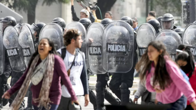 Foto de ARGENTINA: Dura represión en protesta contra medidas de Milei |  ACN