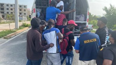 Foto de Unos 13.000 haitianos repatriados en marzo, un 46 % más que en febrero, denuncia la ONU