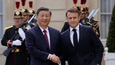 Foto de Macron recibe a Xi Jinping y marca el comercio