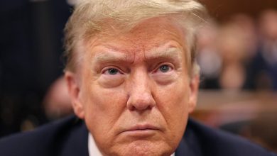 Foto de Trump no testifica en juicio penal por falsificar documentos