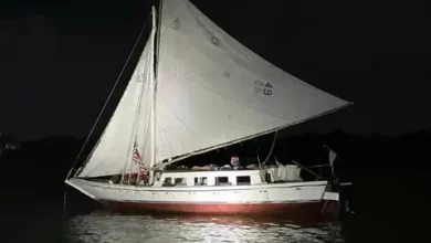 Foto de 118 migrantes haitianos llegan en un barco a Florida