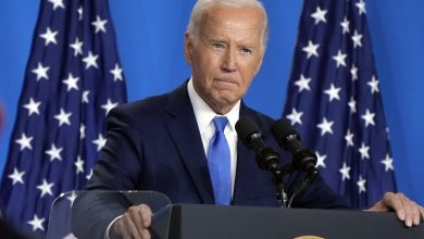 Foto de Joe Biden abandona la carrera presidencial y apoya a Kamala