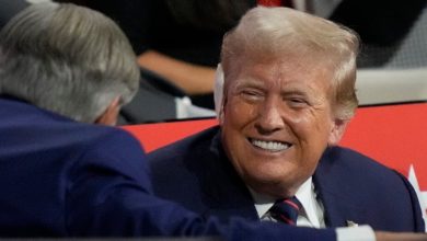 Foto de Trump tiene ventaja sobre Biden a escala nacional y en 7 estados bisagra