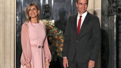 Foto de Sánchez se acoge a su derecho a no declarar en la causa contra su esposa