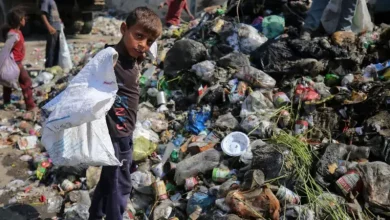 Foto de Bloqueo Israel han dejado Gaza entre aguas fecales y basura