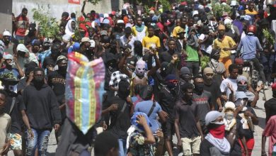 Foto de Cientos de personas en Puerto Príncipe se manifiestan en contra de la violencia en Haití