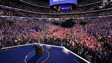 Foto de Biden ovacionado en la CND; cierra filas en torno a Kamala |  ACN