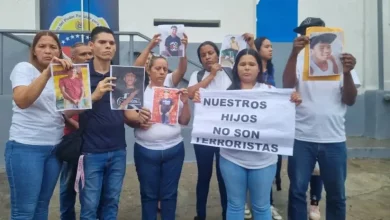 Foto de Familiares de adolescentes detenidos en Venezuela denuncian “torturas” contra los menores