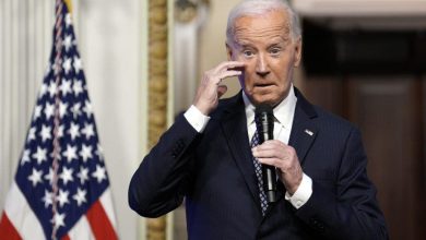 Foto de Biden califica de “antiestadounidenses” las mentiras de Trump sobre los huracanes