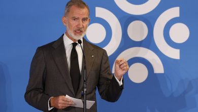 Foto de Felipe VI pide “permanecer unidos en el apoyo y la ayuda” a los afectados por la dana