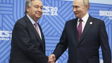 Foto de Putin se reúne con Guterres a puerta cerrada tras la cumbre de los BRICS