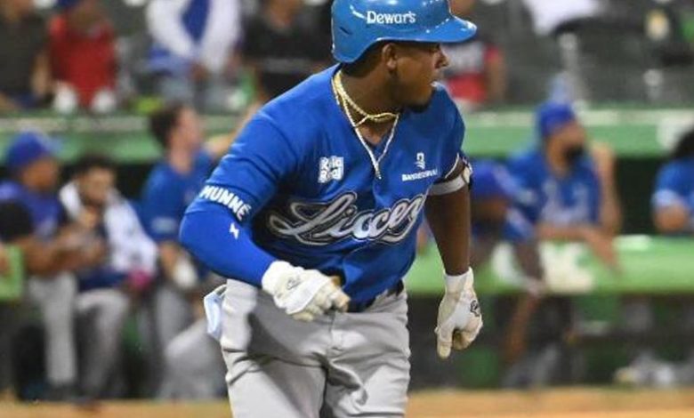 Foto de Licey se sacude para detener a las Estrellas