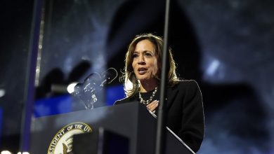 Foto de Harris dice a Trump que trabajará para “transición pacífica”
