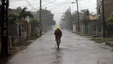 Foto de Huracán Rafael cruza el oeste de Cuba y provoca nuevo apagón