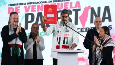 Foto de Maduro firma ley ordena prisión 30 años por promover sanciones | ACN