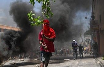 Foto de Haití se paraliza por segundo día consecutivo por violencia