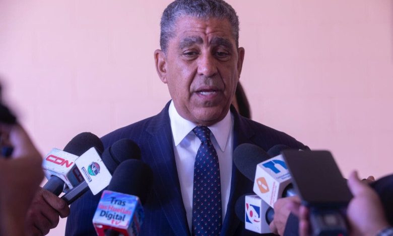 Foto de Espaillat resalta valoración que tiene EEUU de RD