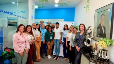 Foto de Marileidy Paulino inicia estudios aprendizaje del idioma inglés