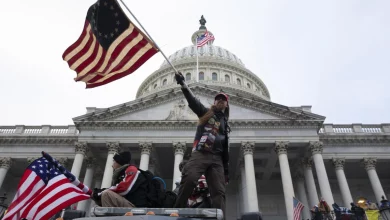 Foto de Detenido hombre que olía a combustible en Capitolio de EEUU