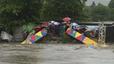 Foto de Tormenta tropical Sara empapa la costa norte de Honduras