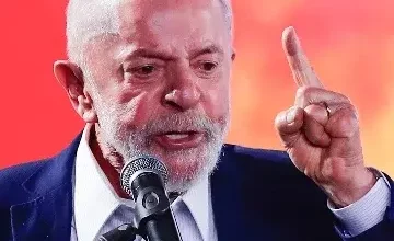 Foto de Lula llega a la mitad del mandato con Brasil pacificado pero con el reto de Trump y Milei