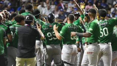 Foto de Estrellas empatan en la cima; Escogido vence a Licey 8-1