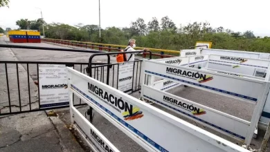 Foto de Venezuela cierra la frontera terrestre y suspende los vuelos con Colombia