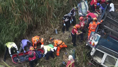 Foto de 51 muertos en accidente de un autobús que cayó por un puente en Guatemala