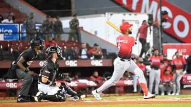 Foto de Leones hilvanan segunda victoria con paliza sobre Gigantes