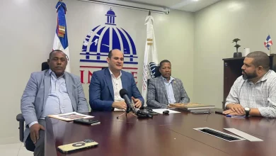 Foto de Reconocen al director de INABIE con dedicatoria del Torneo de Béisbol Navideño Luisito Mercedes