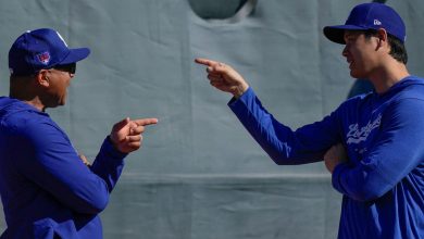 Foto de Dave Roberts  dice que Shohei Ohtani tiene posibilidades de abrir el Juego 7