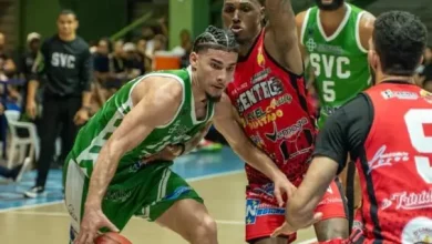 Foto de Savica le quita el invicto club Centro