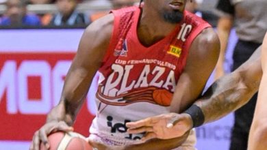 Foto de Juan Miguel conduce al Plaza Sameji en primero basket Santiago