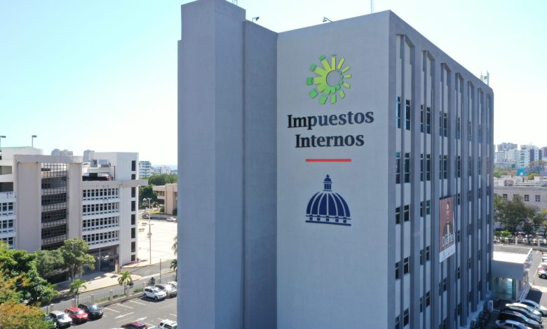 Foto de Con 1,784,234 vehículos renovados DGII recauda más de RD$2,980 millones en marbete 2025-2026 – ACN (República Dominicana)