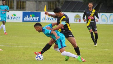 Foto de Cibao y Delfines se disputan la cima del fútbol dominicano