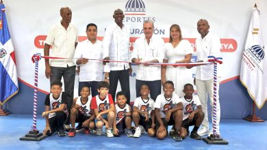 Foto de Presidente Abinader cumple promesa con Al Horford y Quisqueya al entregar techado La Tribu
