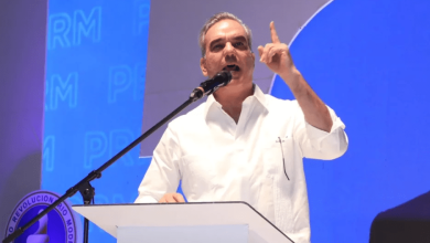 Foto de Abinader advierte: “Corrupción es traición a los principios del PRM”