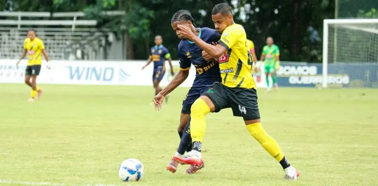 Foto de Moca se mantiene firme en el liderato del fútbol dominicano