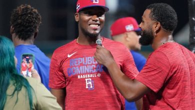 Foto de Junior Lake sorprendido tras entrar al equipo dominicano