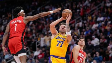 Foto de Luka Doncic lidera sexto triunfo seguido Lakers