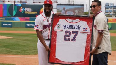 Foto de Vladimir Guerrero Jr. usará el número 27 en el Clásico Mundial en honor a Juan Marichal